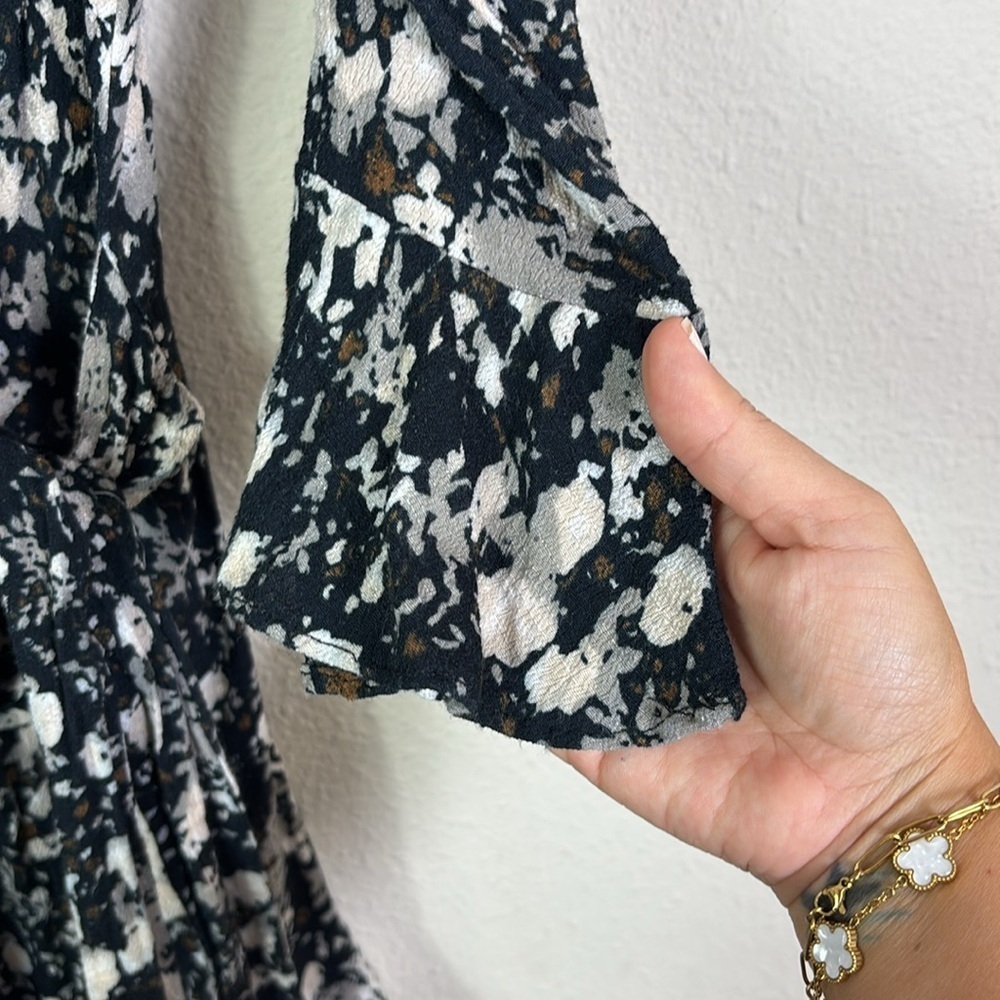 Free People Floral Romper Playsuit Black All The Right Ruffles Bell Sleeve M - Picture 5 of 15